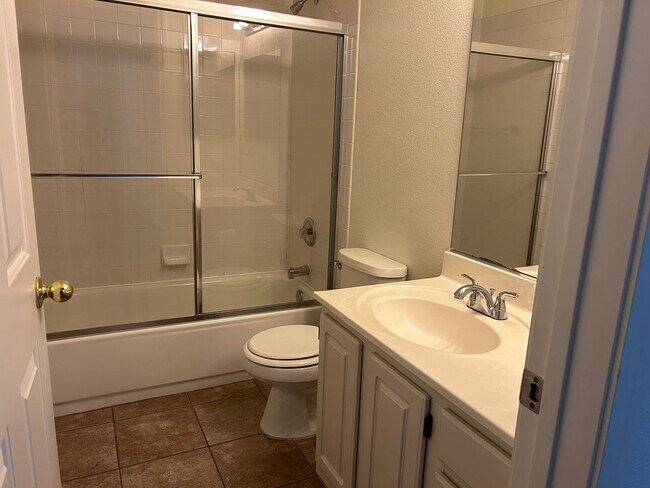 Building Photo - 2 story townhouse