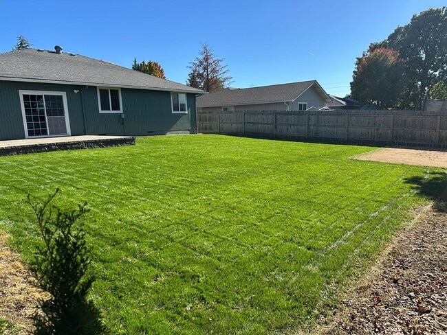 Building Photo - Beautiful & Spacious Home for Rent