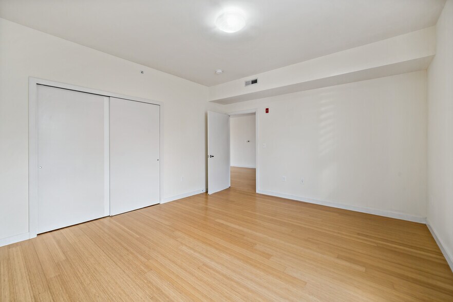 Building Photo - 1140 Shackamaxon St