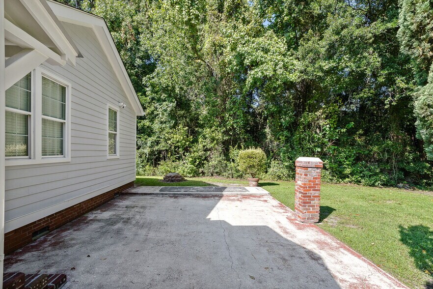 Building Photo - 3739 Tim St