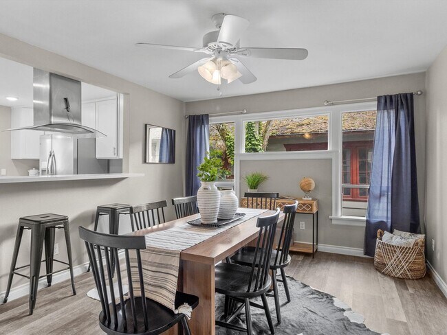 Building Photo - Charming Tacoma 2BR with Private Patio & RV Parking