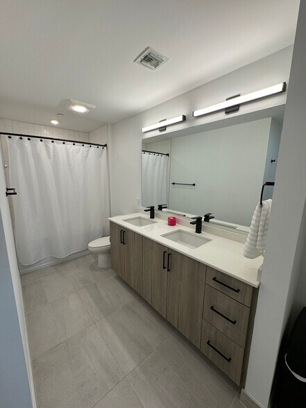 Building Photo - 47 NW 30th St