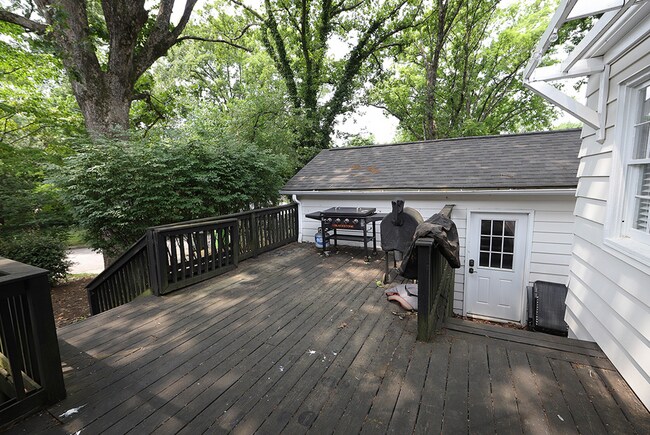 Building Photo - Updated ITB Home in Great Dixie Trail Loca...