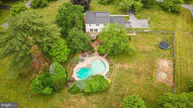 Building Photo - 1 Glenhurst Ct