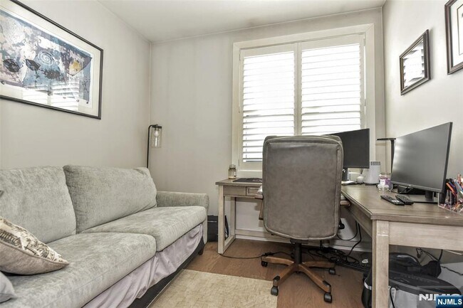 Building Photo - 32 Cinnamon Dr