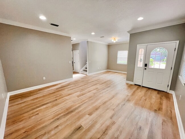 Building Photo - 1130 Hardy Ave