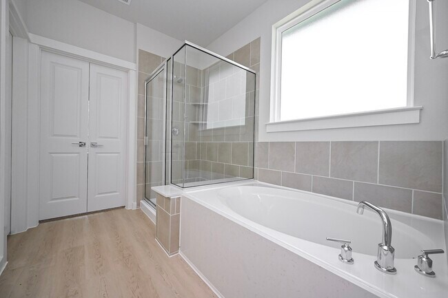 Building Photo - 33019 School Hl Rd