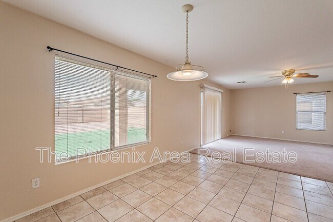 Building Photo - 11928 W Columbine Dr
