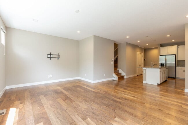 Building Photo - 6bd/4.5 bath home in Southwest Longmont!