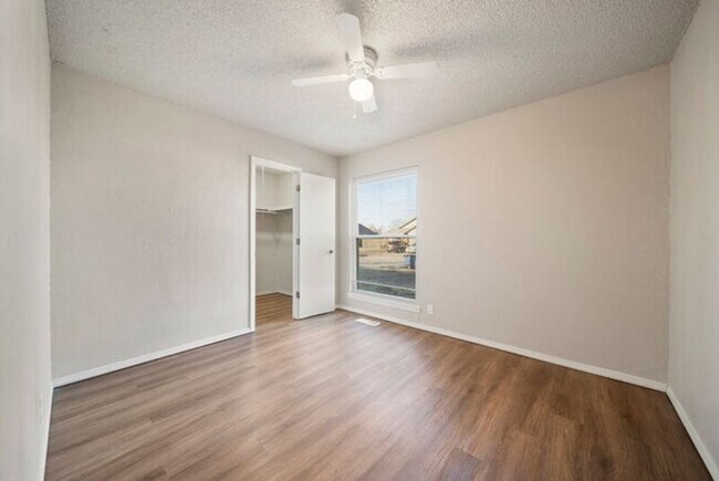 Building Photo - 2823 S 138th E Ave