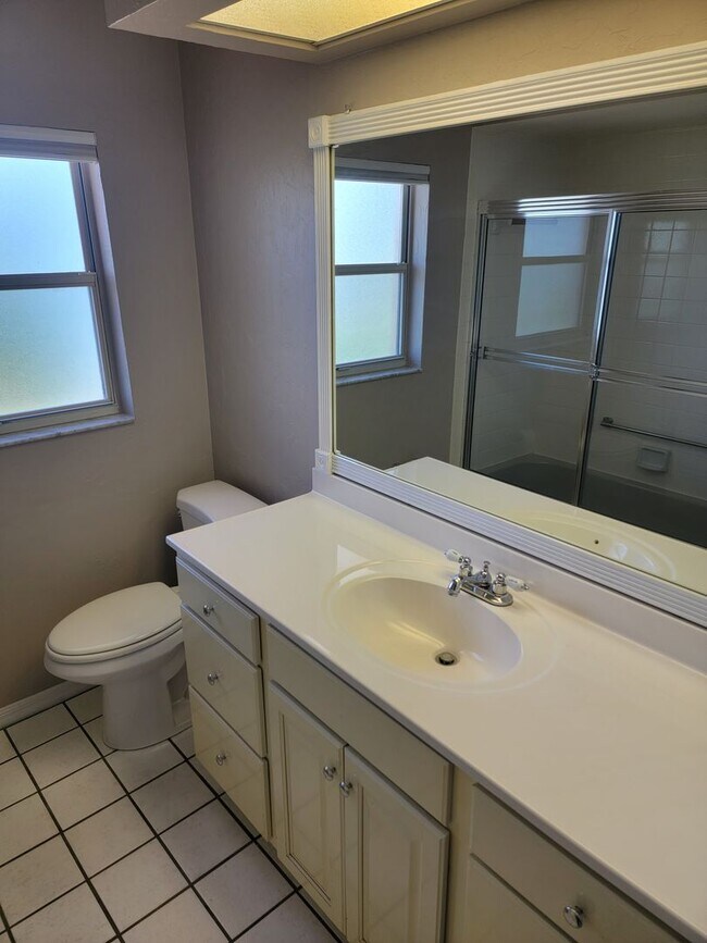 Building Photo - Beautiful 3/2/2 Pool Home in Beverly Hills!!!