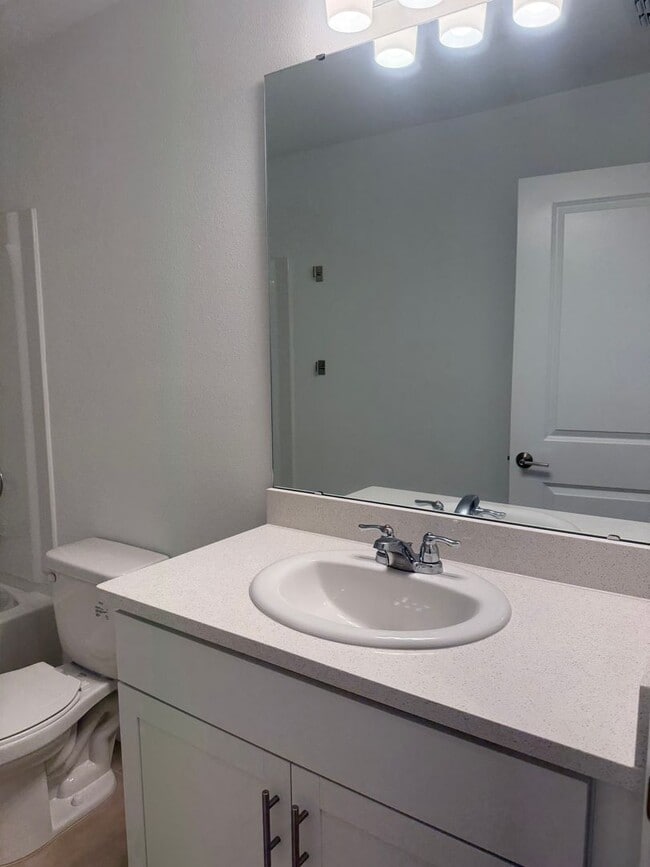 Building Photo - Artisan Lakes Townhome for rent