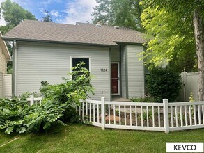 Building Photo - Awesome Patio Home!