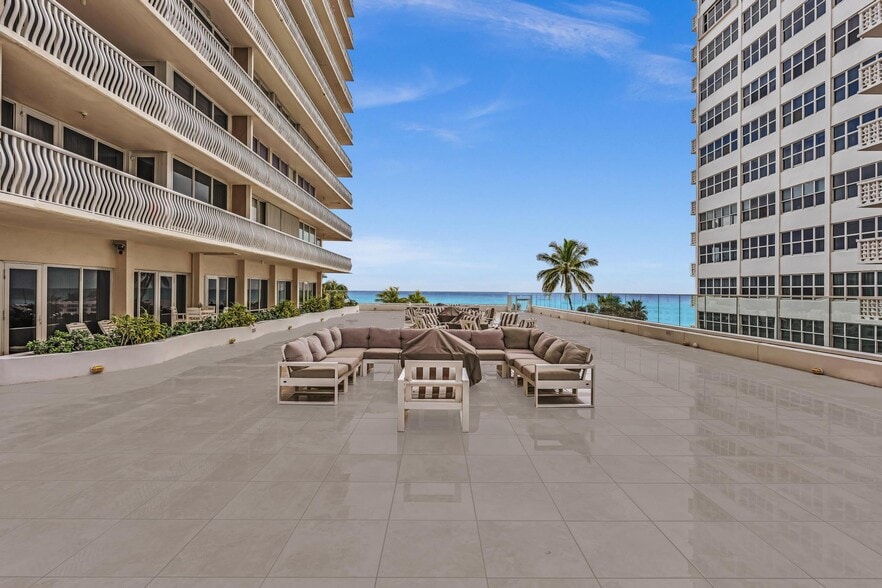 Brand New Mezzanine Deck - 4020 Galt Ocean Dr