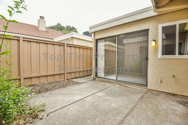 Building Photo - 117 Northcreek Cir