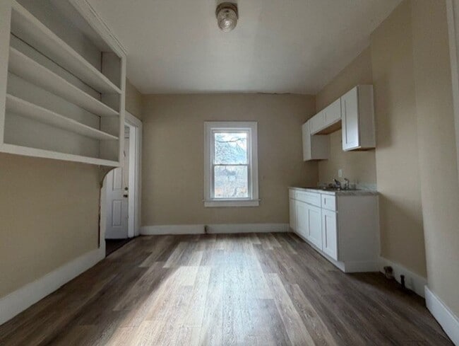 Building Photo - 457/459 E Madison Ave