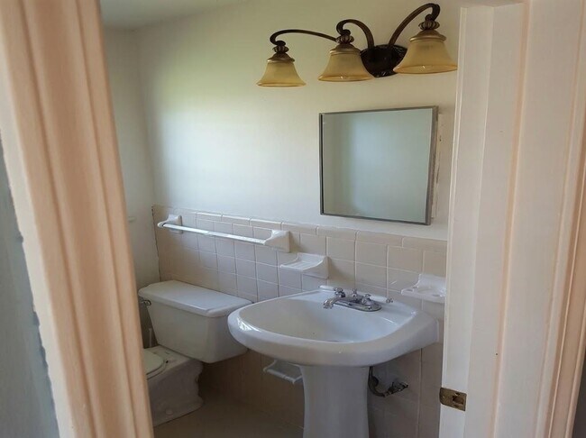 Building Photo - 6248 Brightwood Dr