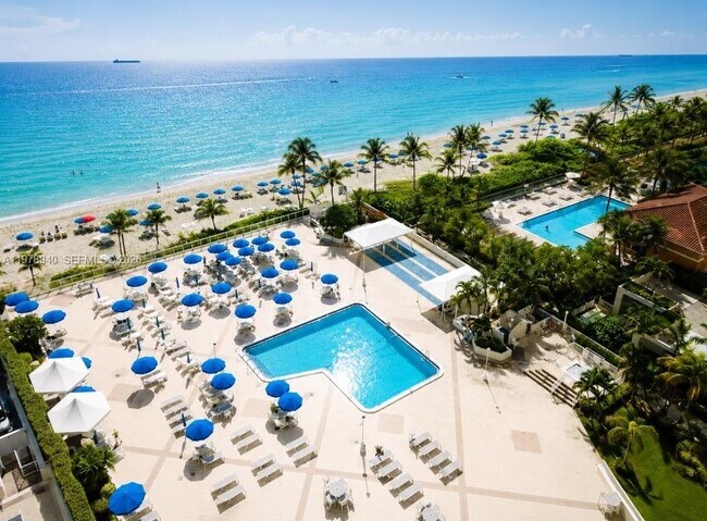 Building Photo - 2030 S Ocean Dr
