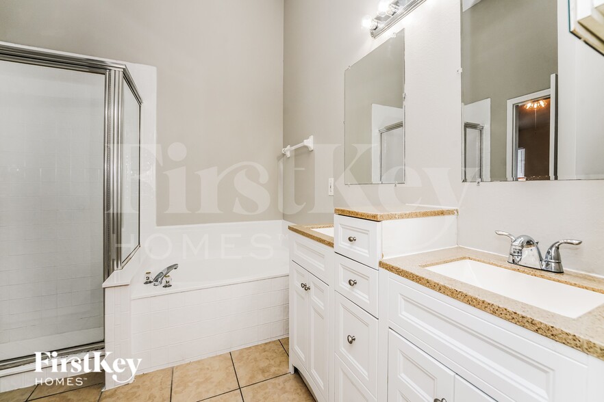 Building Photo - 601 Celito Dr