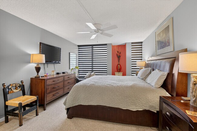 Building Photo - 7754 Lakeside Blvd