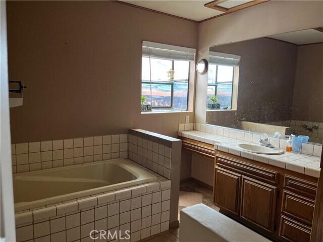 Building Photo - 2124 Beatrice Dr