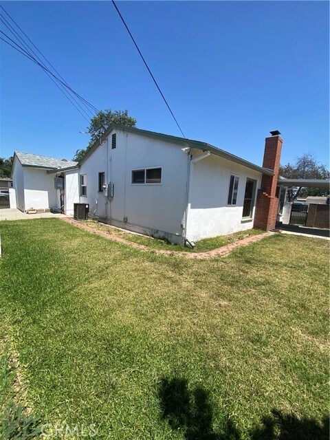 Building Photo - 2310 W Ituni St
