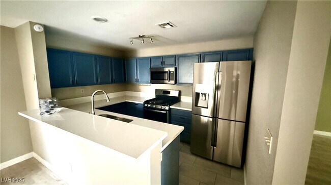 Building Photo - 2633 S Durango Dr