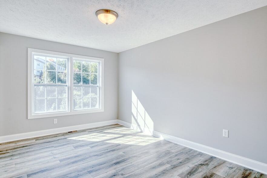 Building Photo - 150 Twisted Oak Dr NW