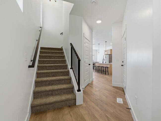 Building Photo - RES_VANDERWATT_866