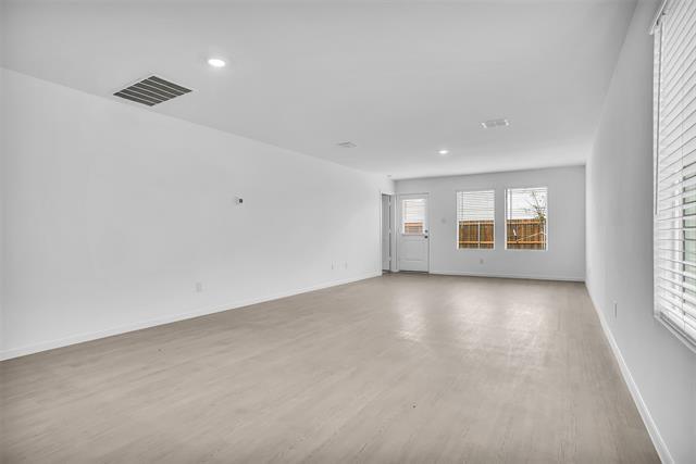 Building Photo - 2022 Shady Oaks Dr