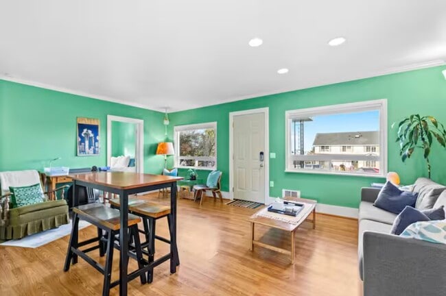 Building Photo - Bright & Comfortable 2-Bedroom, 1-Bathroom Main Floor Home | E 10th St, Port Angeles, WA | $2,200...