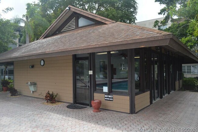 Building Photo - 9311 Orange Grove Dr