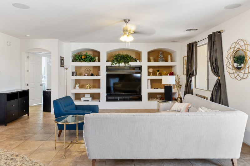 Building Photo - 9622 S 46th Ln