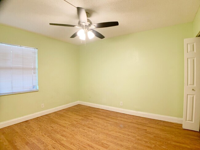 Building Photo - 8370 Sands Point Blvd