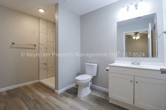Building Photo - 4124 W 56th Pl
