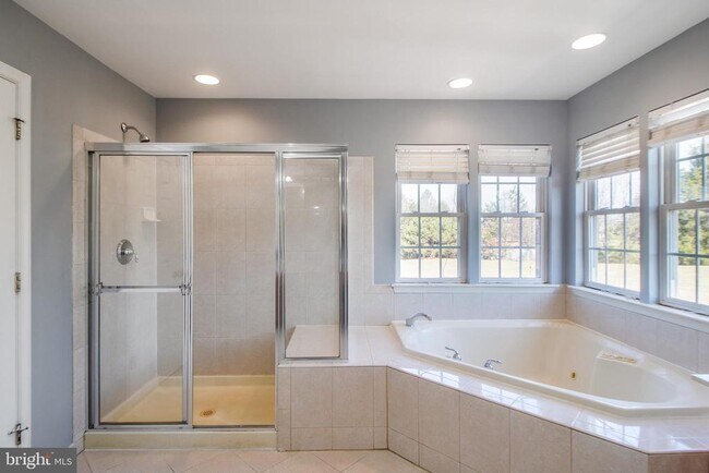 Building Photo - 15309 Lions Den Rd