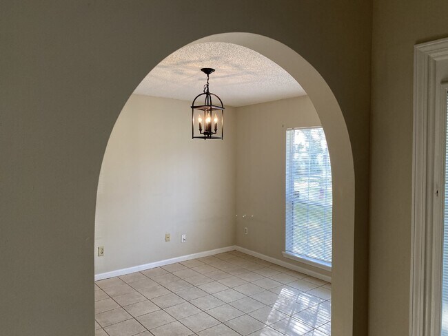Building Photo - COMING SOON – 3 Bedroom, 2 Bathroom Single...