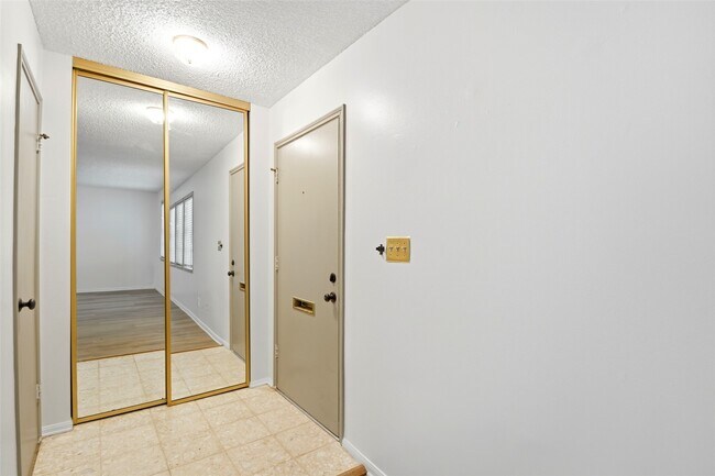 Building Photo - 2275 Triway Ln