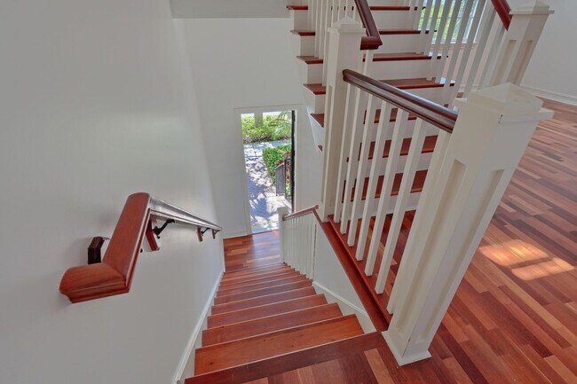 Building Photo - 343 Flamingo Dr