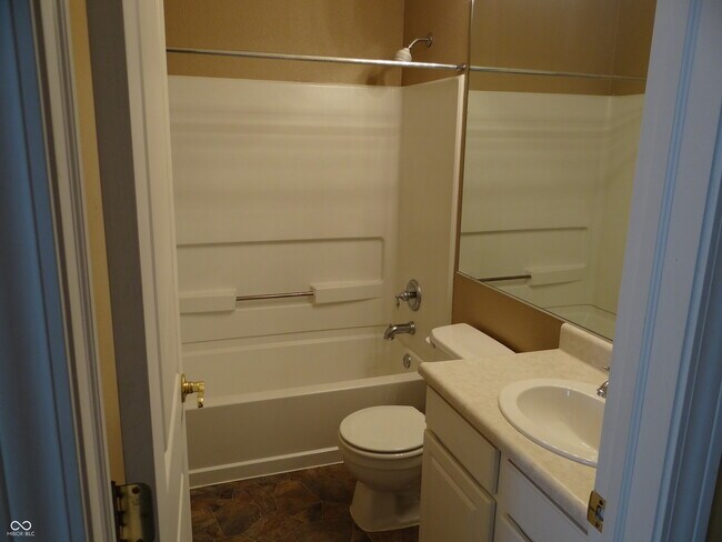 Building Photo - 12302 Sagamore Woods Dr