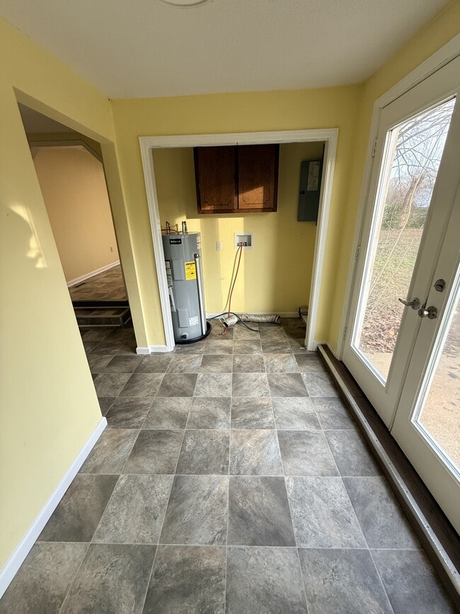 Building Photo - 608 Mt Pelia Rd