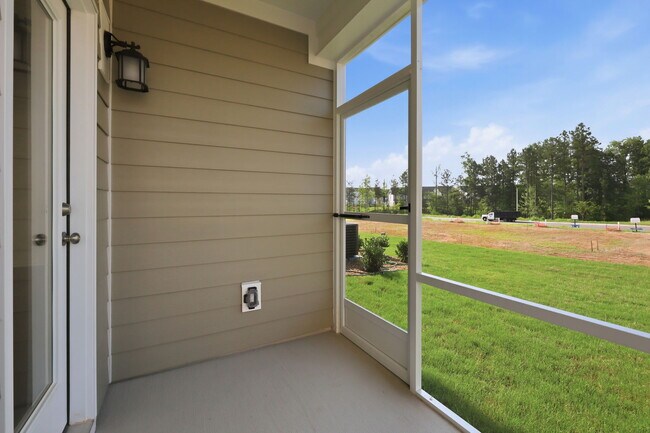 Building Photo - 219 Deercroft Dr