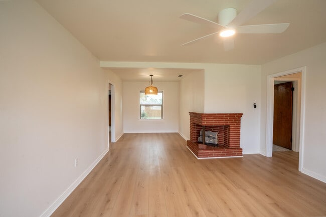 Building Photo - 3808 33rd St