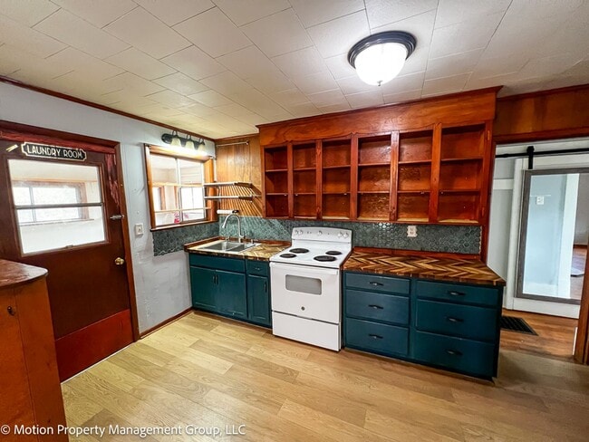 Building Photo - 1814 S Holly St