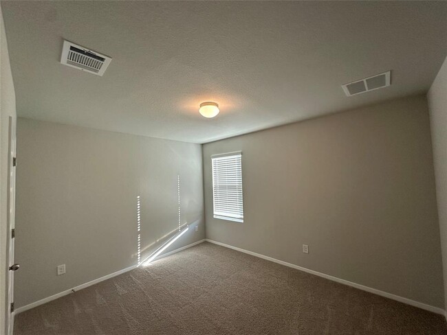 Building Photo - 240 Tall Grass Dr
