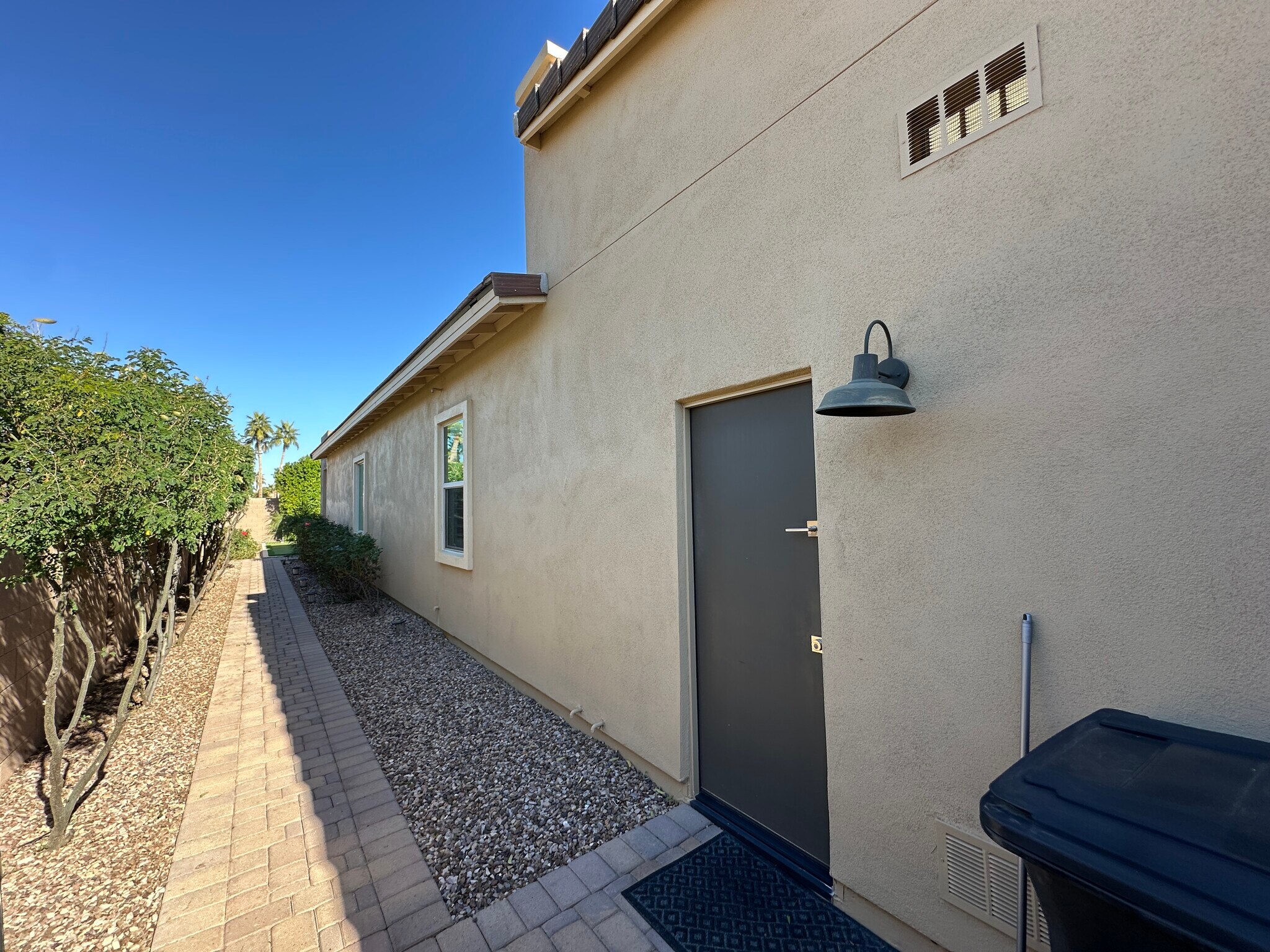 Building Photo - 1140 E Cherrywood Pl