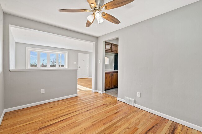 Building Photo - Newly updated 3Bed/1.5bath in West Mifflin