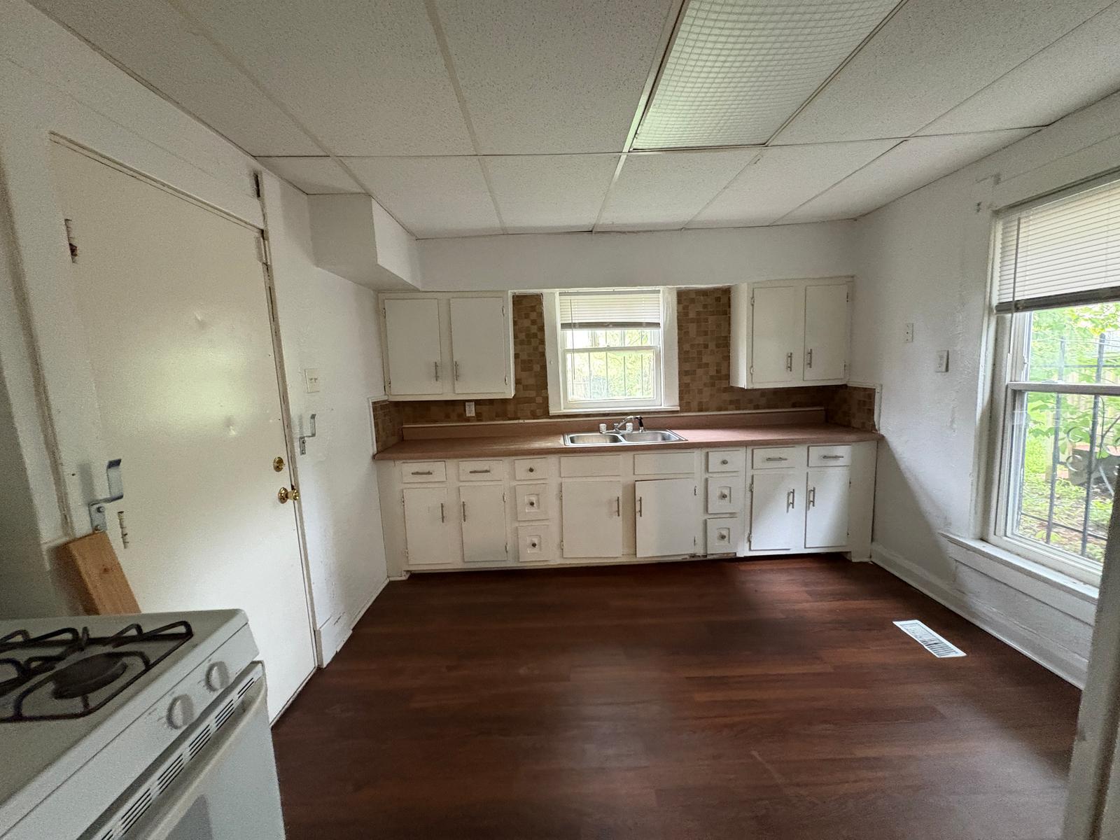 Building Photo - 2524 Maplewood Ave