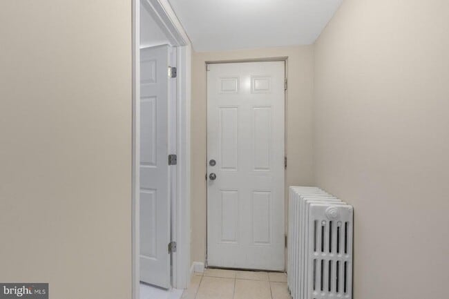 Building Photo - 2323 E Cambria St