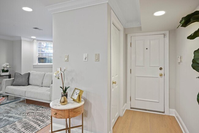 Building Photo - Welcome Home to Your Stylish 1 BR/1BA  in Adams Morgan!